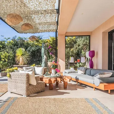 Cozy In With Private Swimming Pool, Be Inside Or Outside 포트 그리모