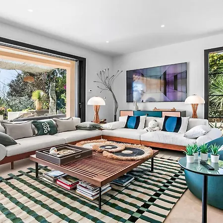 Cozy In With Private Swimming Pool, Be Inside Or Outside Hébergement de vacances