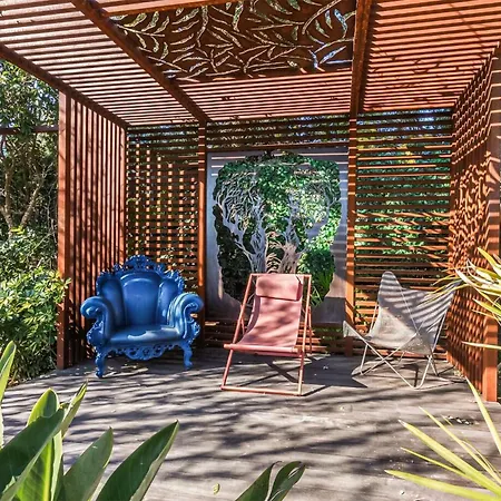 Cozy In With Private Swimming Pool, Be Inside Or Outside