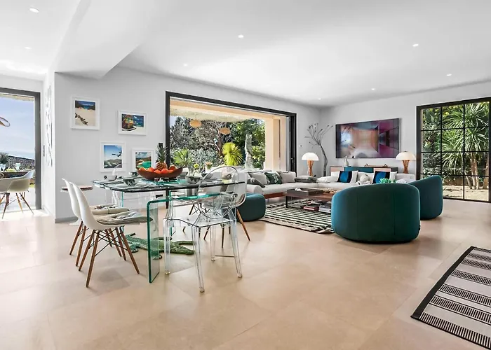 Hébergement de vacances Cozy In With Private Swimming Pool, Be Inside Or Outside *