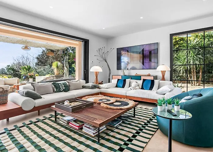 Cozy In With Private Swimming Pool, Be Inside Or Outside Hébergement de vacances