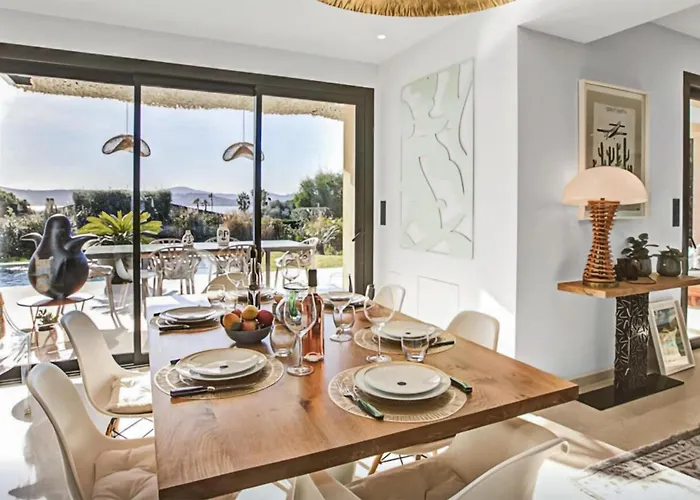 Hébergement de vacances Cozy In With Private Swimming Pool, Be Inside Or Outside *