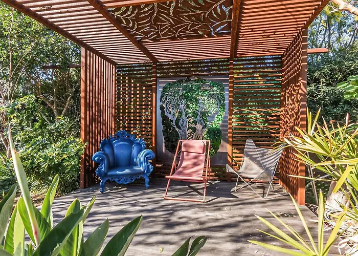 Cozy In With Private Swimming Pool, Be Inside Or Outside