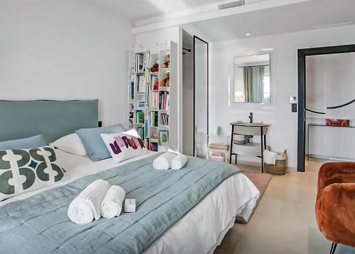 Cozy In With Private Swimming Pool, Be Inside Or Outside بيت للعطل